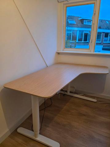 Ikea Bekant Elektrisch Bureau - In hoogte verstelbaar - afbeelding 1 Ikea Bekant Elektrisch Bureau - In hoogte verstelbaar - afbeelding 1