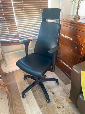 Bureau + bureaustoel - afbeelding 2 Bureau + bureaustoel - afbeelding 2