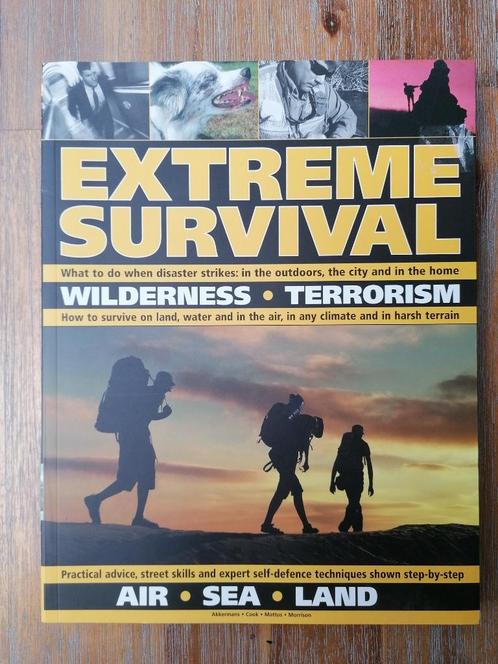 Boek Extreme Survival, Boeken, Overige Boeken, Zo goed als nieuw, Ophalen of Verzenden
