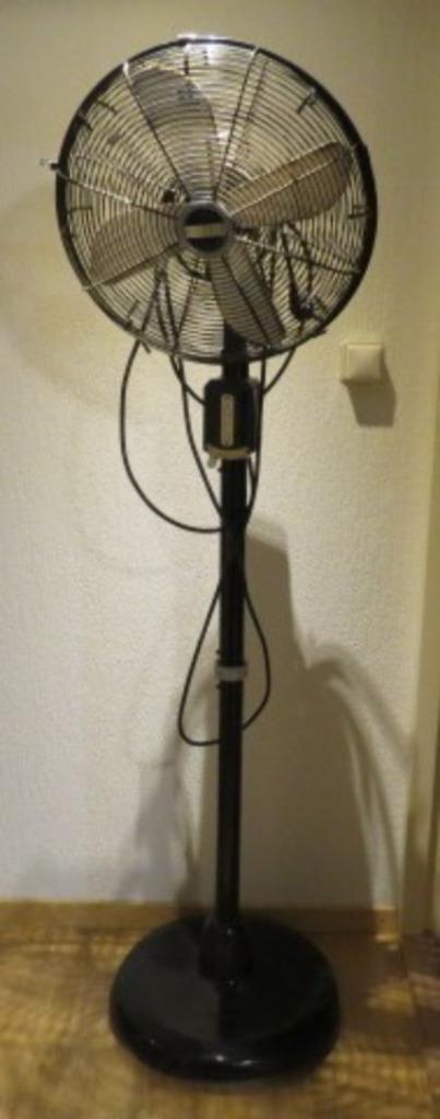 Vintage grote staande Cinni ventilator zwart verstelbaar, Antiek en Kunst, Curiosa en Brocante, Ophalen