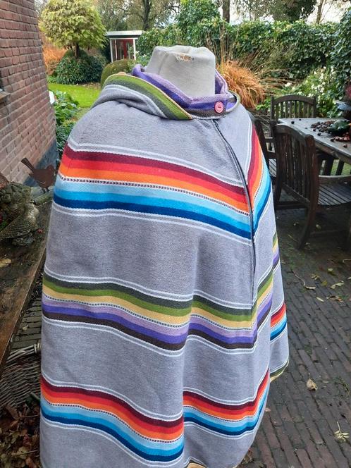 Poncho 38 40 42 folkore wol icht gewatteerd outdoor, Kleding | Dames, Truien en Vesten, Zo goed als nieuw, Maat 38/40 (M), Overige kleuren