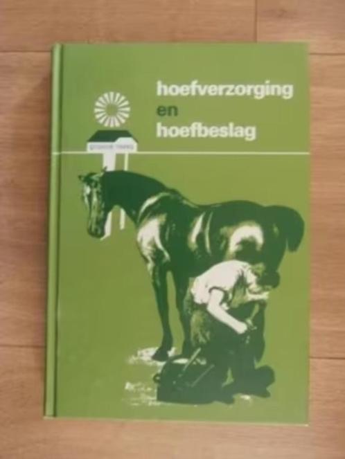 Hoefverzorging en hoefbeslag - paarden - W.A. Hermans, Boeken, Dieren en Huisdieren, Zo goed als nieuw, Paarden of Pony's, Verzenden