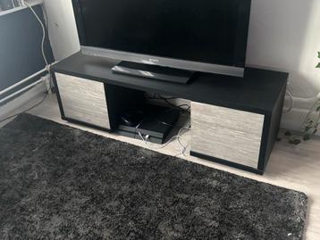 Gedemonteerd TV-meubel (excl. inhoud)