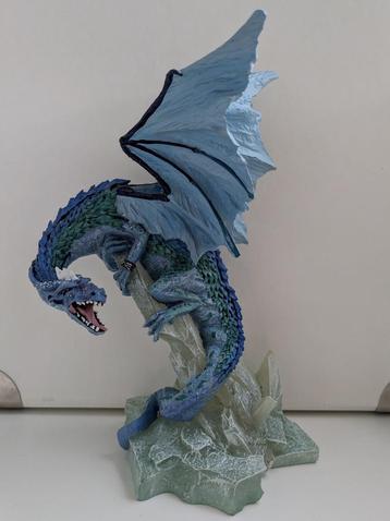 Land of the Dragons - Medium Ice Dragon K012