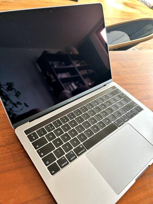 Macbook Pro 13-inch, 2019, Computers en Software, Apple Macbooks, Zo goed als nieuw, MacBook Pro, 13 inch, 2 tot 3 Ghz, 128 GB of minder