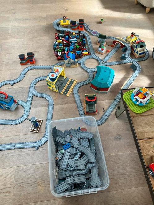 Super veel Thomas de trein! Meterslange spoorbanen 70treinen, Kinderen en Baby's, Speelgoed | Thomas de Trein, Zo goed als nieuw