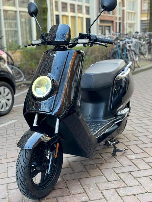 Niu n1s Nqi 45km brom  scooter elektrische, Fietsen en Brommers, Scooters | Overige merken, Zo goed als nieuw, Maximaal 45 km/u