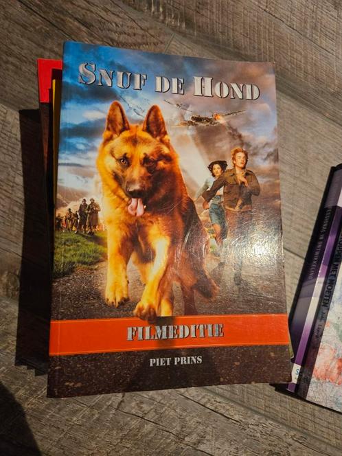 Piet Prins - Snuf de Hond Filmeditie, Boeken, Kinderboeken | Jeugd | 10 tot 12 jaar, Gelezen, Ophalen of Verzenden