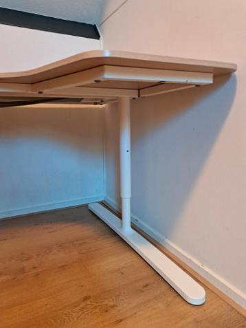 IKEA Hoekbureau - Verstelbaar! - afbeelding 10 IKEA Hoekbureau - Verstelbaar! - afbeelding 10