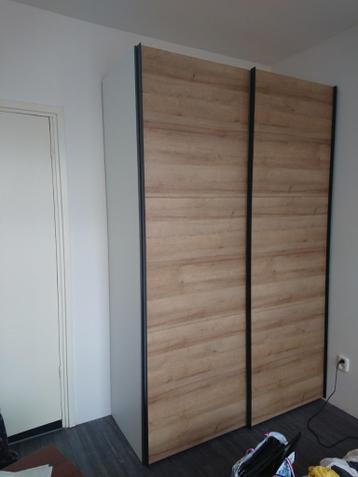 Kledingkast eiken schuifdeuren met spiegel - afbeelding 1 Kledingkast eiken schuifdeuren met spiegel - afbeelding 1