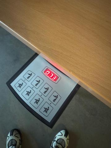 Werndl Electrische bureau 180x90xH65-110 cm, 10 stuks - afbeelding 5 Werndl Electrische bureau 180x90xH65-110 cm, 10 stuks - afbeelding 5