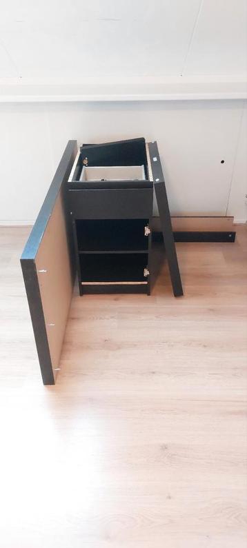 Ikea Malm bureau zwart - uit elkaar - afbeelding 1 Ikea Malm bureau zwart - uit elkaar - afbeelding 1