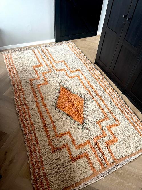 Vintage handgemaakt Marokkaans vloerkleed berber 140x240 cm, Huis en Inrichting, Stoffering | Tapijten en Kleden, Nieuw, 100 tot 150 cm