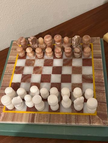 Vintage hand geslepen marmeren schaakbord in originele doos!