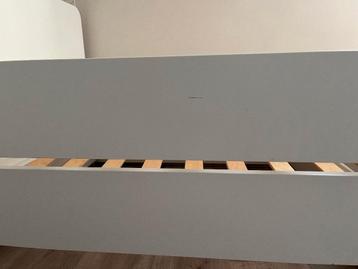 Ikea bedframe met onderbed en opberger, wit, 90x200 cm - afbeelding 2 Ikea bedframe met onderbed en opberger, wit, 90x200 cm - afbeelding 2