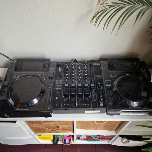 Complete Pioneer CDJ2000 set (2x) + DJM800 incl. stofkappen, Muziek en Instrumenten, Dj-sets en Draaitafels, Gebruikt, Dj-set