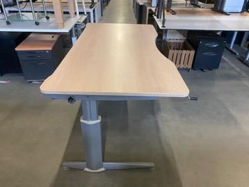 Verstelbaar bureau met slinger 180x90xH62-91 cm, 850 stuks - afbeelding 12 Verstelbaar bureau met slinger 180x90xH62-91 cm, 850 stuks - afbeelding 12