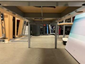 Bureau met slinger 160x80xH65-85 cm, 92 stuks - afbeelding 6 Bureau met slinger 160x80xH65-85 cm, 92 stuks - afbeelding 6