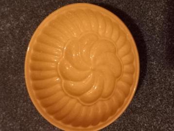 Puddingvorm rond model Porselein.Geel/Beige Rond 16 cm hoog 
