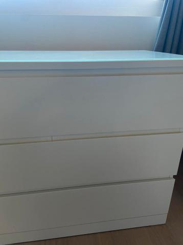 Malm Ikea Ladekast met Glazen Plaat - afbeelding 1 Malm Ikea Ladekast met Glazen Plaat - afbeelding 1
