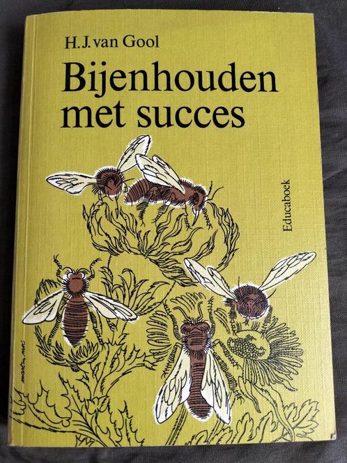 H.J. van Gool - Bijenhouden met succes, Boeken, Dieren en Huisdieren, Zo goed als nieuw, Overige diersoorten, Ophalen of Verzenden