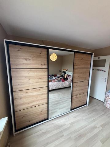 KLEDINGKAST MET TRANSPORT EN MONTAGE - afbeelding 2 KLEDINGKAST MET TRANSPORT EN MONTAGE - afbeelding 2