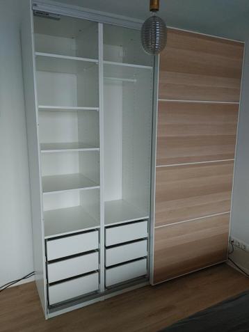 Ikea PAX kast groot met schuifdeuren - afbeelding 2 Ikea PAX kast groot met schuifdeuren - afbeelding 2