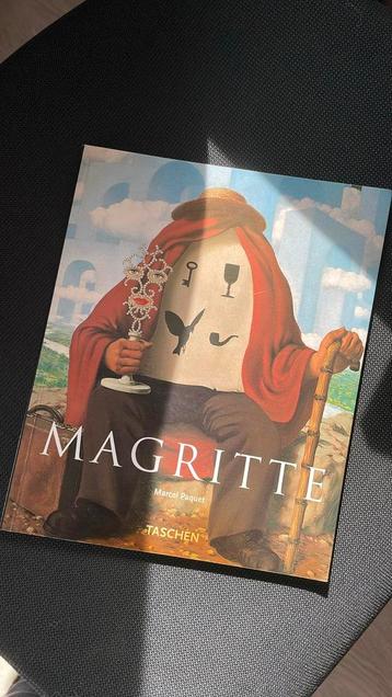 Magritte kunstboek