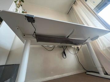 IKEA BEKANT Zit-Sta Bureau 160x80 - Gedemonteerd - afbeelding 1 IKEA BEKANT Zit-Sta Bureau 160x80 - Gedemonteerd - afbeelding 1