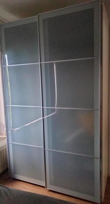 Ikea Pax schuifdeuren melkglas 150x236 cm - afbeelding 1 Ikea Pax schuifdeuren melkglas 150x236 cm - afbeelding 1
