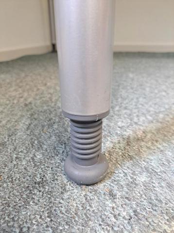 Ikea Effectiv Hoekbureau Wit - In hoogte verstelbaar - afbeelding 5 Ikea Effectiv Hoekbureau Wit - In hoogte verstelbaar - afbeelding 5