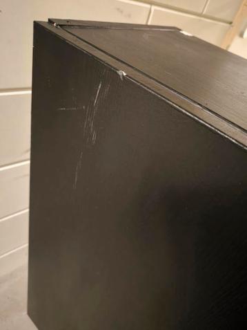 Zwart IKEA IVAR kastje met witte hairpin poten - afbeelding 7 Zwart IKEA IVAR kastje met witte hairpin poten - afbeelding 7