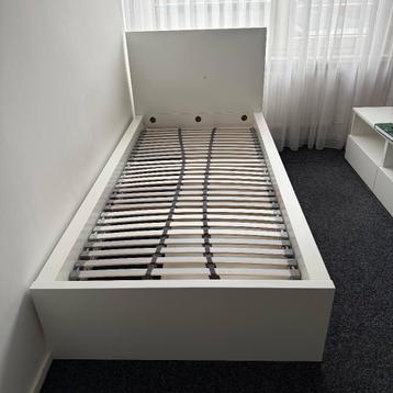 IKEA MALM bedframe wit 90200 cm met bedlades – nette staat - afbeelding 2 IKEA MALM bedframe wit 90200 cm met bedlades – nette staat - afbeelding 2