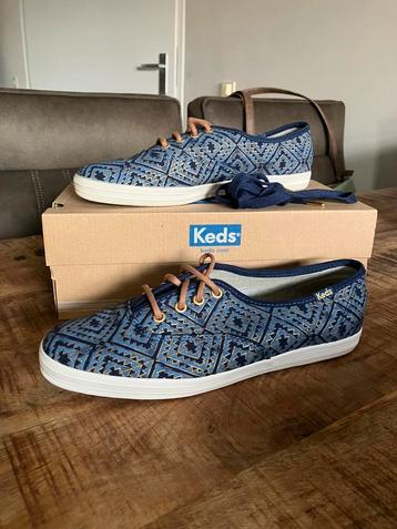 Nieuwe Keds sneakers / gympen tribal print maat 38