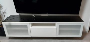 Ikea Besta TV-meubel met zwarte glasplaat - afbeelding 1 Ikea Besta TV-meubel met zwarte glasplaat - afbeelding 1