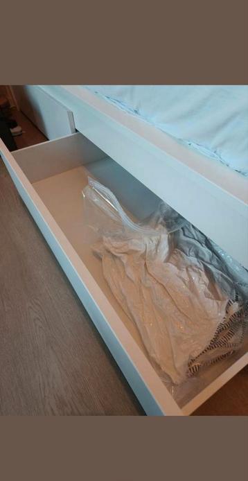 Wit IKEA bed (140cm) inclusief opberglades en matras - afbeelding 4 Wit IKEA bed (140cm) inclusief opberglades en matras - afbeelding 4