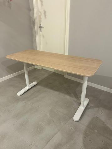 IKEA BEKANT bureau – eikenfineer/wit – 160x80 cm - afbeelding 1 IKEA BEKANT bureau – eikenfineer/wit – 160x80 cm - afbeelding 1