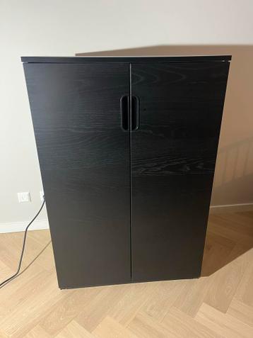 Ikea Galant kast met deuren. Zwart gebeitst essenfineer - afbeelding 2 Ikea Galant kast met deuren. Zwart gebeitst essenfineer - afbeelding 2