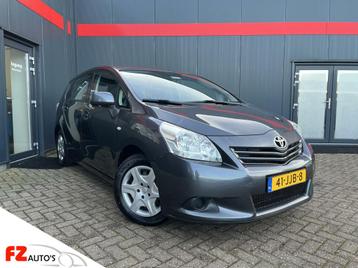 Toyota Verso 1.6 VVT-i Aspiration | Hoge instap | Metallic |