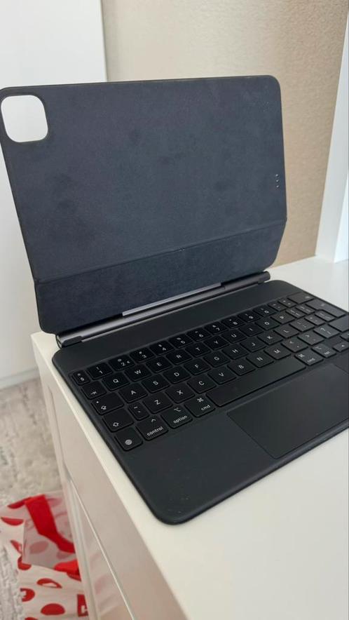 Apple iPad Magic Keyboard 11 inch zwart, Computers en Software, Tablet-hoezen, Zo goed als nieuw, Bescherming voor- en achterkant