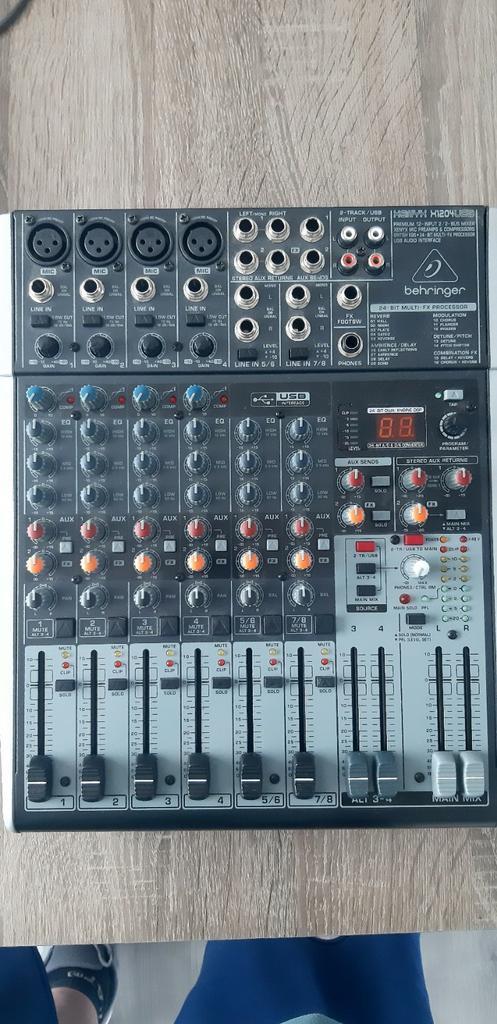 Behringer X1204USB, Muziek en Instrumenten, Mengpanelen, Gebruikt, 10 tot 20 kanalen, Microfooningang, Ophalen of Verzenden