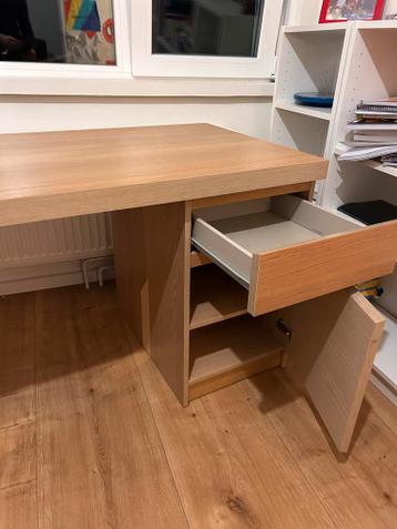 Ikea Malm Bureau - Zo Goed Als Nieuw!140x65cm - afbeelding 3 Ikea Malm Bureau - Zo Goed Als Nieuw!140x65cm - afbeelding 3