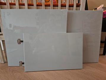 Ikea Besta deurtjes grijs glans - afbeelding 4 Ikea Besta deurtjes grijs glans - afbeelding 4