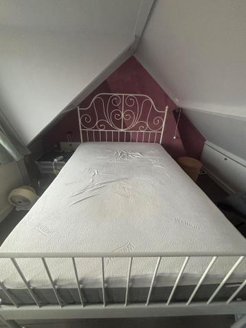 IKEA Leirvik bed 140x200 + matras & topper - afbeelding 1 IKEA Leirvik bed 140x200 + matras & topper - afbeelding 1