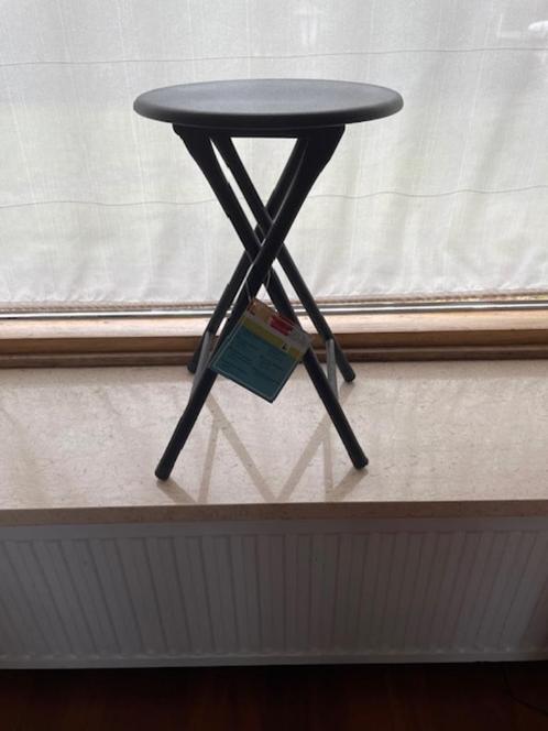 Klaptafel metaal nieuw stoeltje inklapbaar, Huis en Inrichting, Tafels | Bijzettafels, Nieuw, Rond, 45 tot 60 cm, Minder dan 55 cm