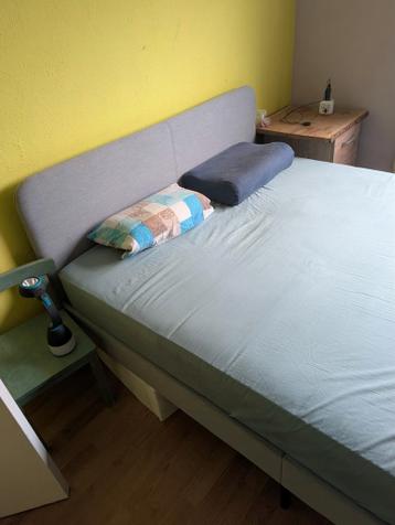 Ikea Bedframe + Matras - Medium Hard 140x200 - afbeelding 1 Ikea Bedframe + Matras - Medium Hard 140x200 - afbeelding 1