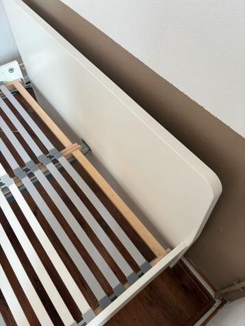 Bedframe Malm ikea 140x200 - afbeelding 4 Bedframe Malm ikea 140x200 - afbeelding 4