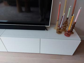 Ikea Besta TV Meubel met Glazen Plaat - afbeelding 3 Ikea Besta TV Meubel met Glazen Plaat - afbeelding 3