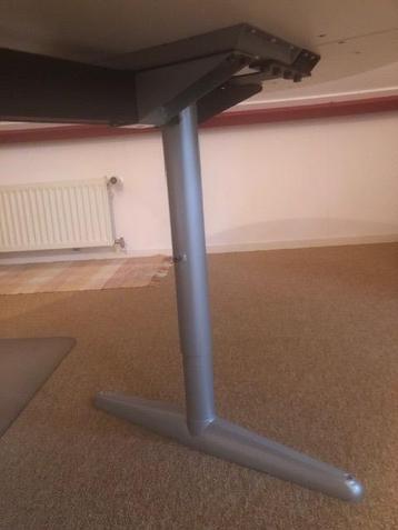 Bureau EFFEKTIV van IKEA - afbeelding 3 Bureau EFFEKTIV van IKEA - afbeelding 3