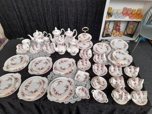 Div royal albert servies lavender rose., Antiek en Kunst, Antiek | Servies los, Ophalen of Verzenden